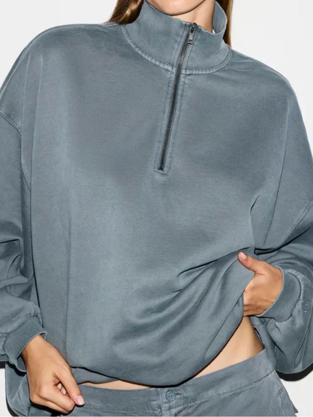 Womens skims quarterzip in zircon xxs but fits medium